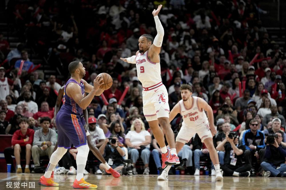 在接受采访 在接受采访