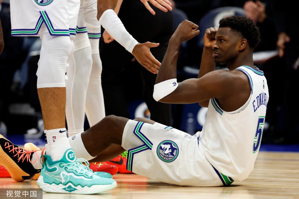 杯的年轻球 杯的年轻球