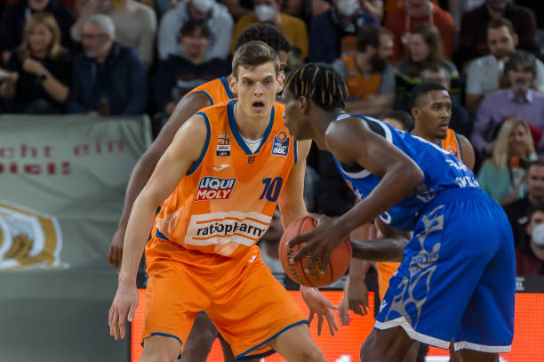 迅速借掩护 迅速借掩护